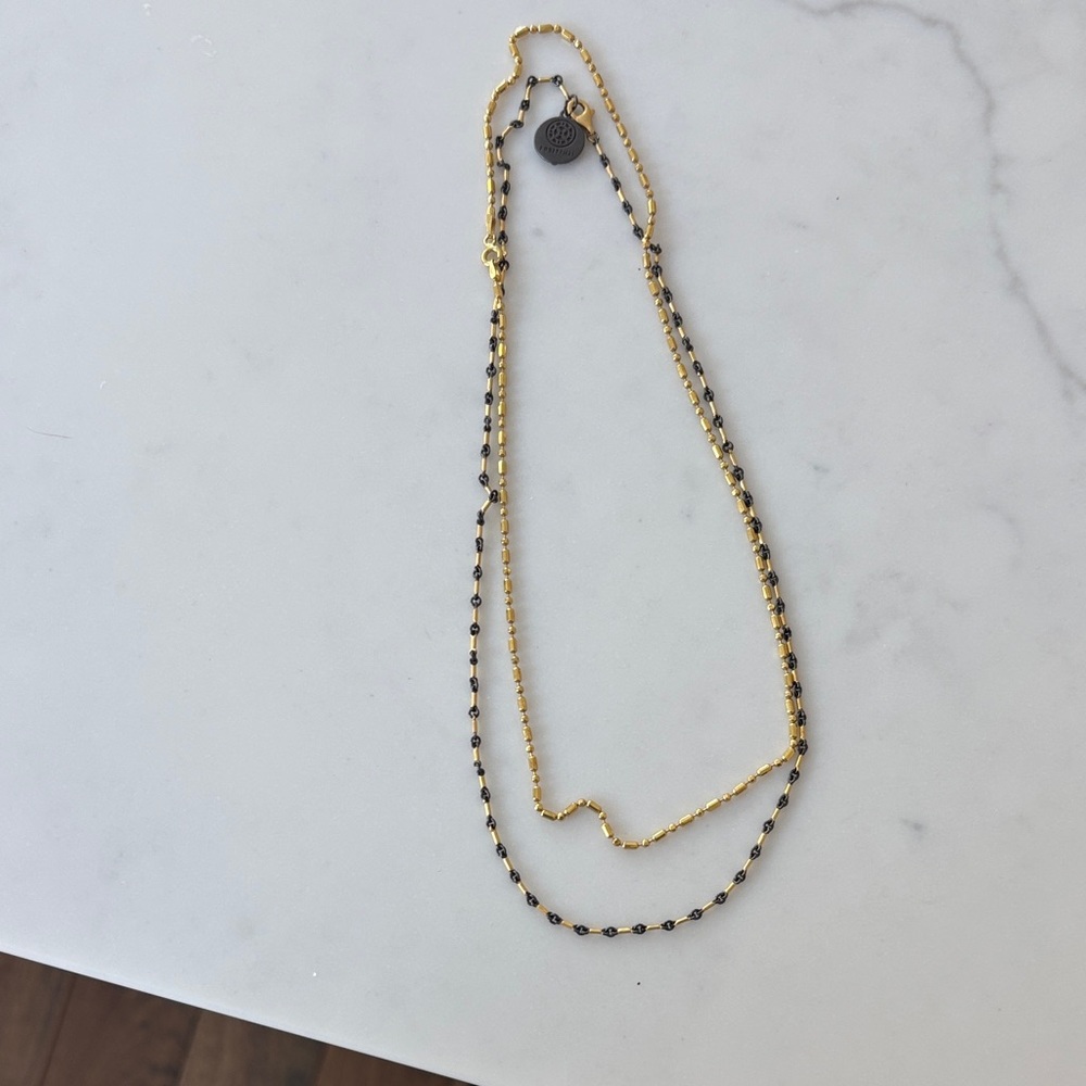 Chic Gold and Black Necklace: layer your look! 925